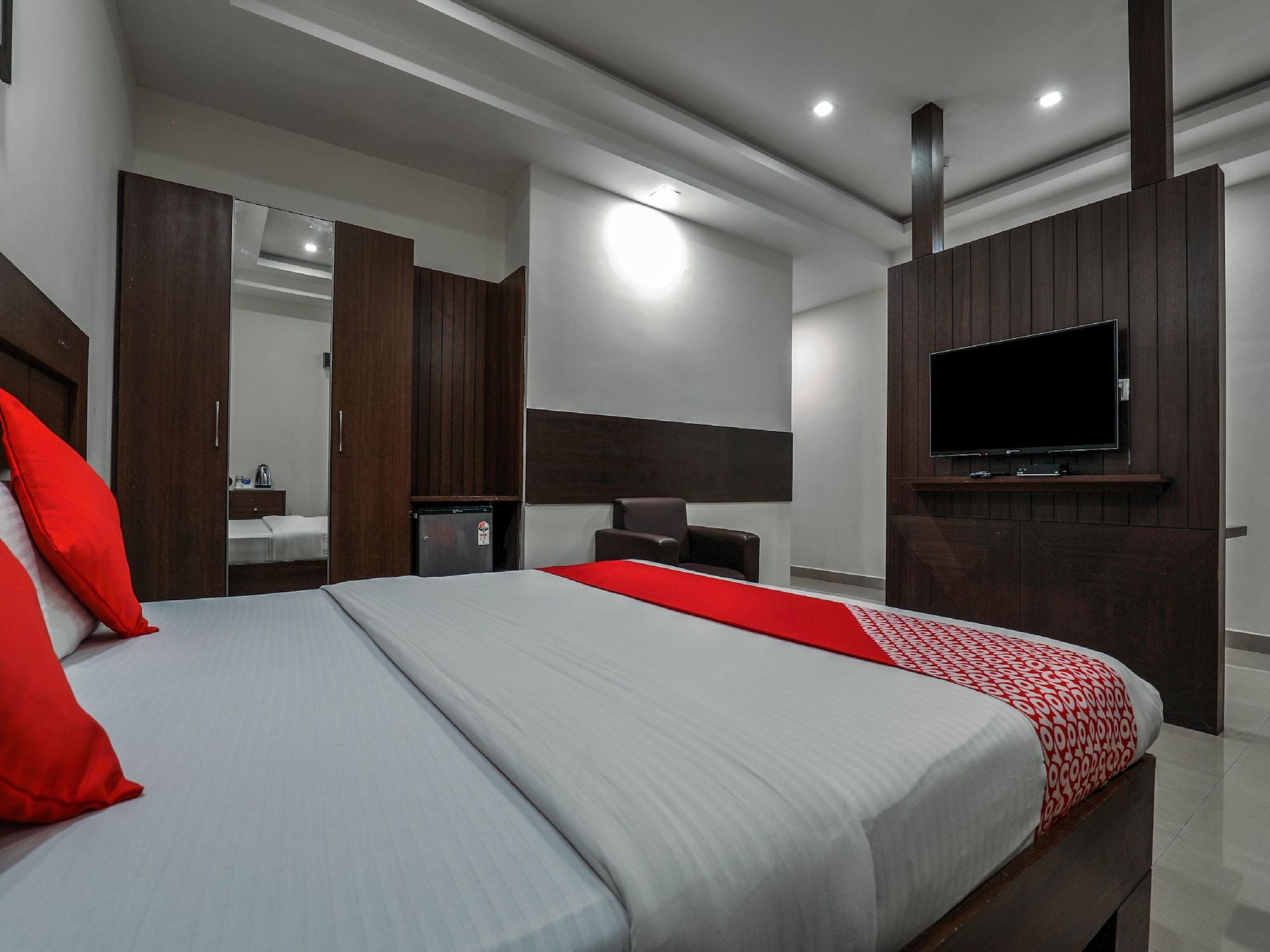 Treebo Trend Hotel Jp Plaza Nampally Хайдарабад Экстерьер фото