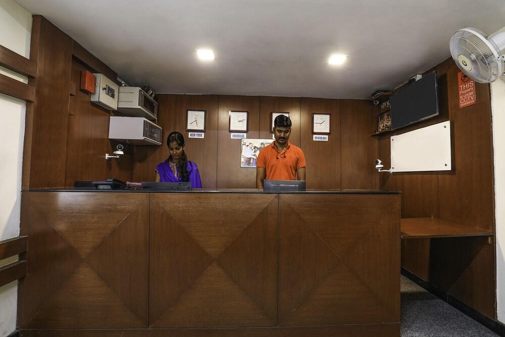 Treebo Trend Hotel Jp Plaza Nampally Хайдарабад Экстерьер фото