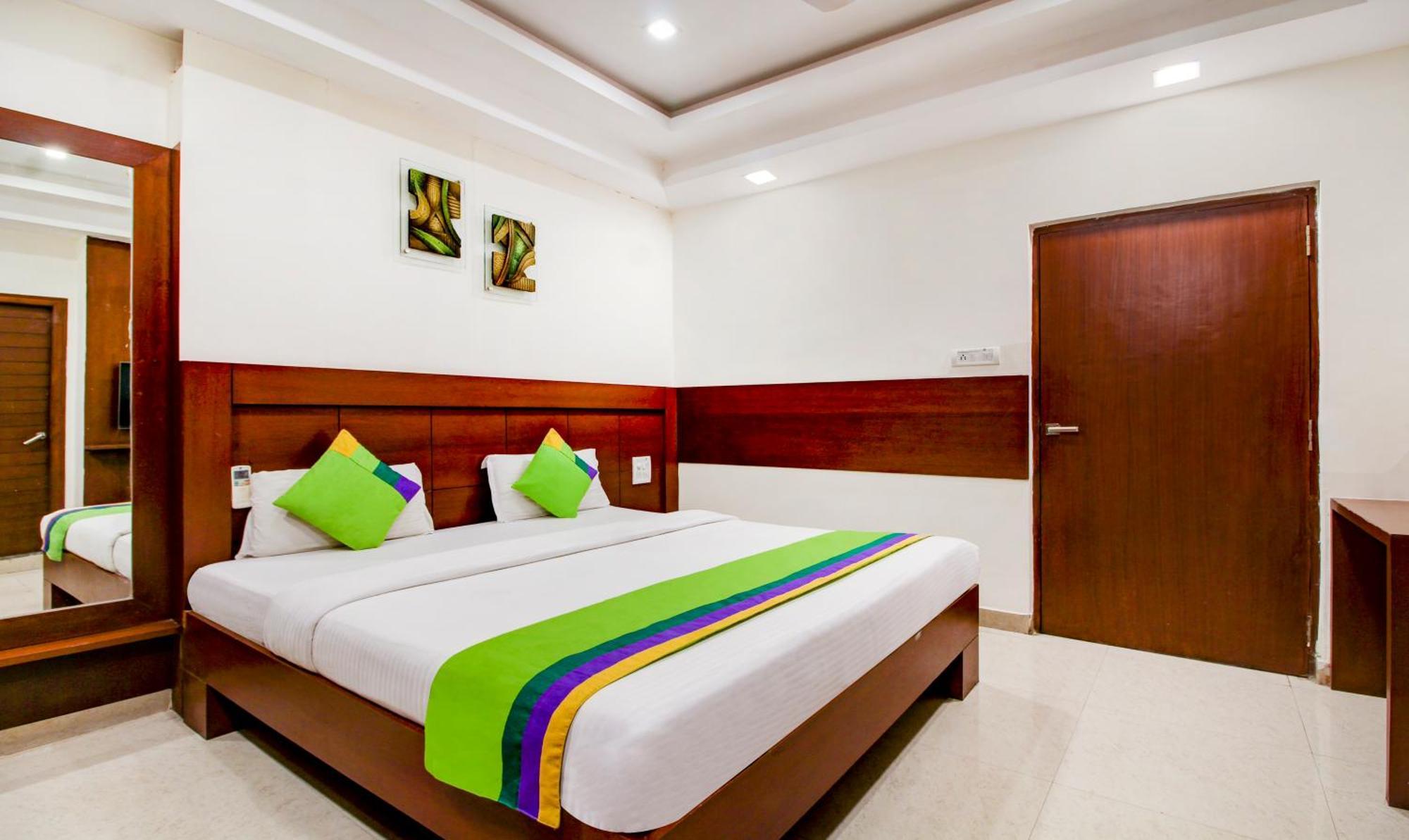 Treebo Trend Hotel Jp Plaza Nampally Хайдарабад Экстерьер фото